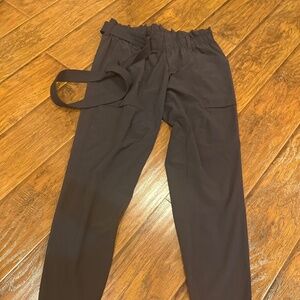 Athleta Paper Bag Pants  black size 10